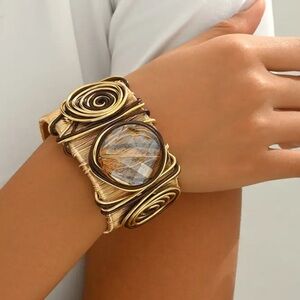 Spiral Threaded Inlay Bracelet Versatile.